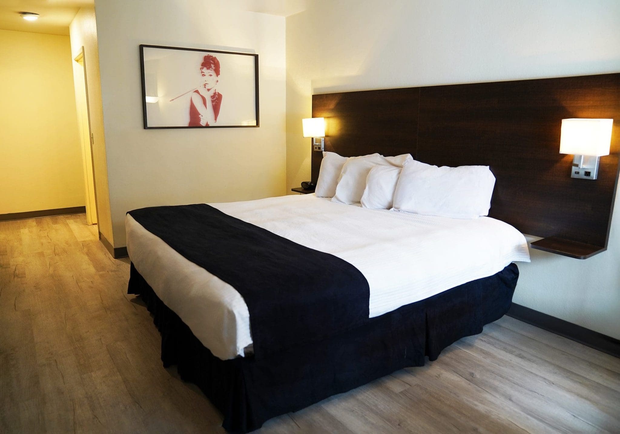 Single King Room bed at Steam Plant Hotel